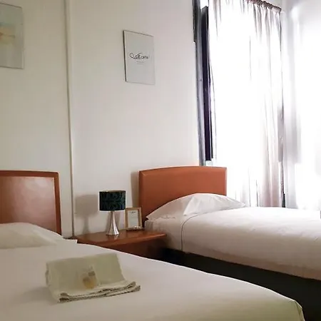 Hostel Faro Lounge *